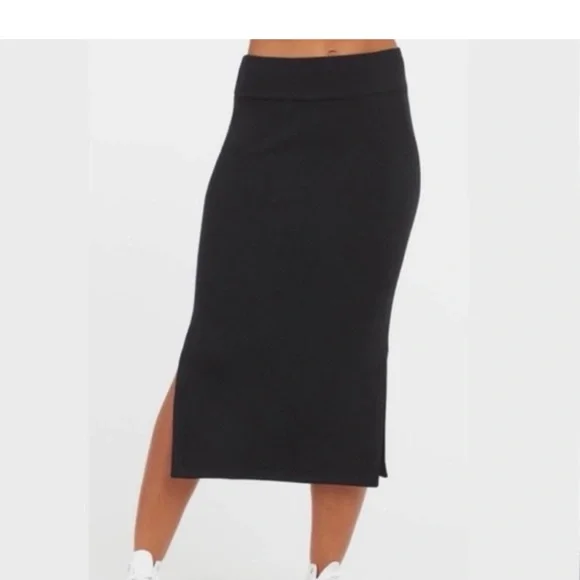 Spanx Air Essentials Spacer Skirt NWT, size medium - Picture 2 of 8